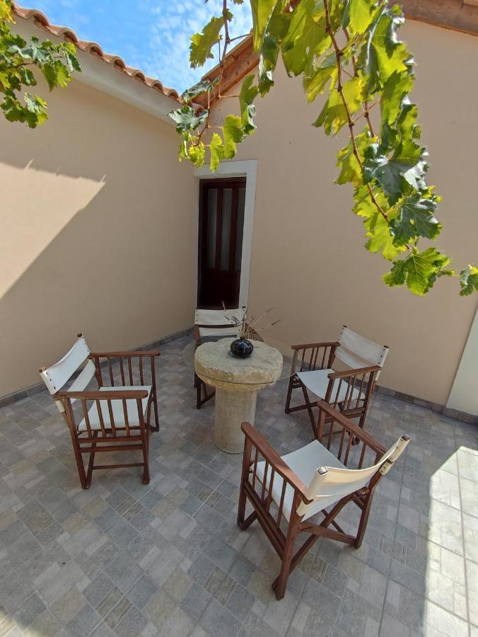 Vozas Villas - Traditional Houses With Great View Tragaki Bagian luar foto