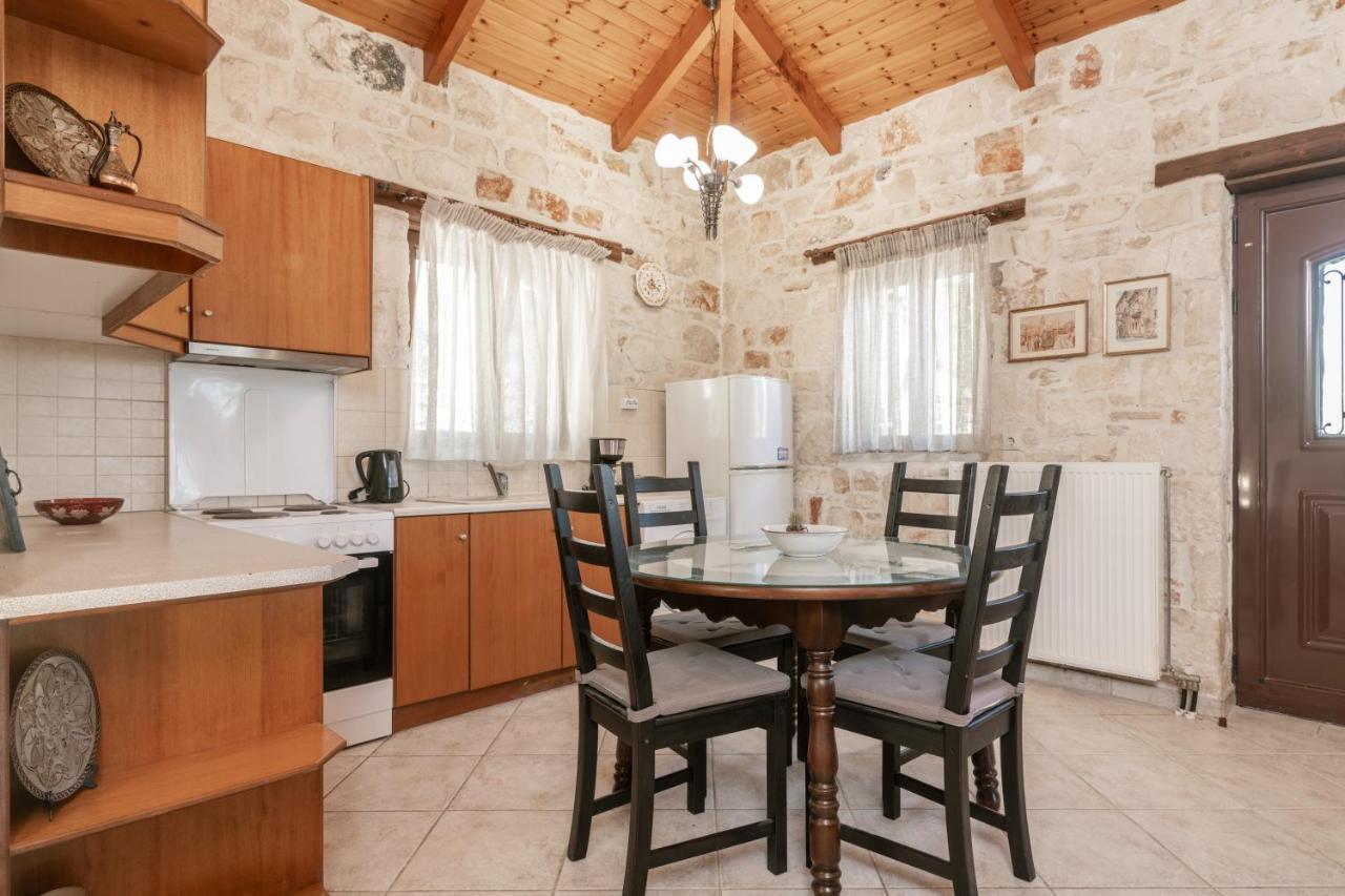 Vozas Villas - Traditional Houses With Great View Tragaki Bagian luar foto