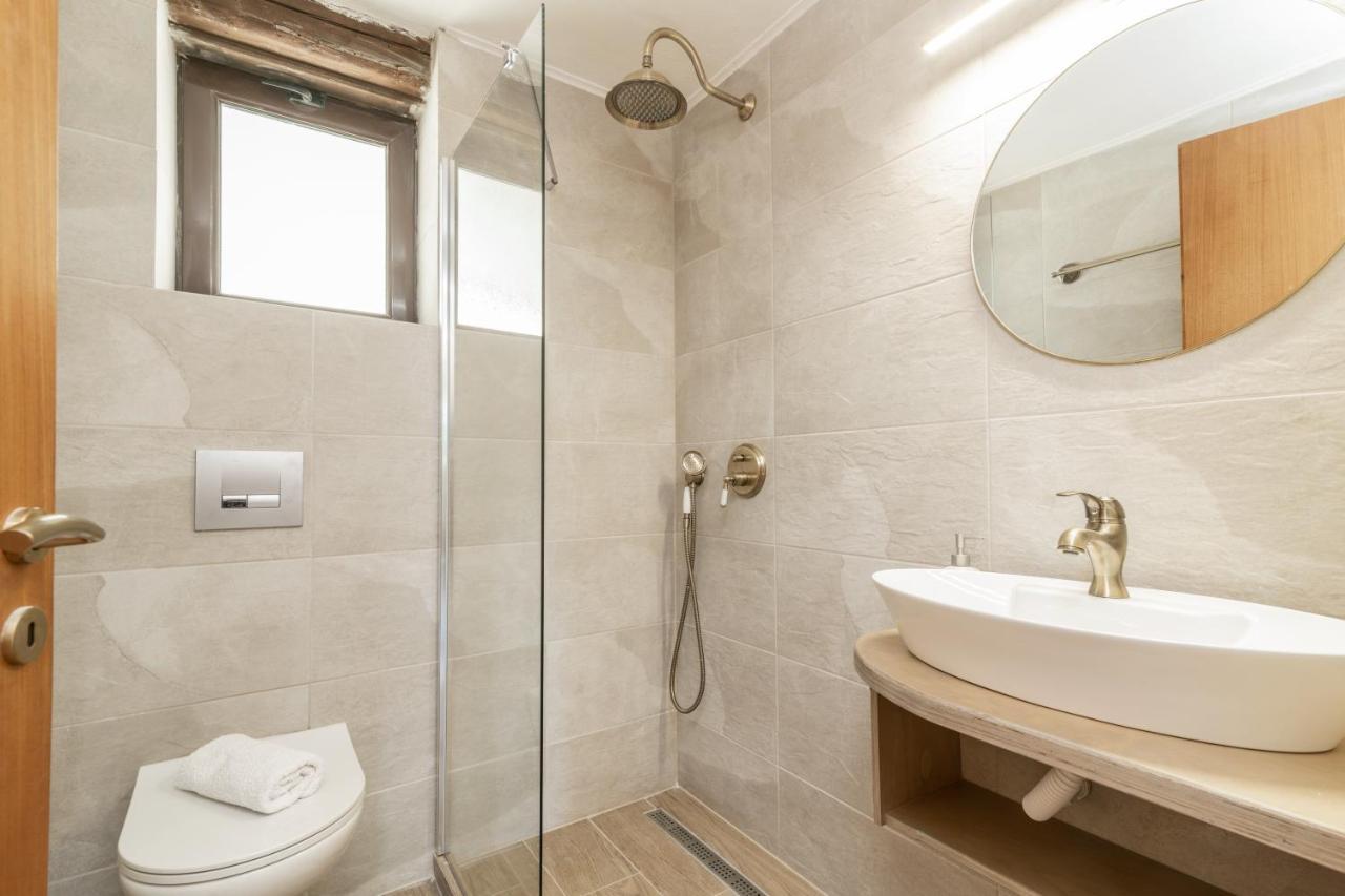 Vozas Villas - Traditional Houses With Great View Tragaki Bagian luar foto