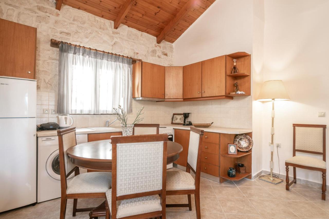 Vozas Villas - Traditional Houses With Great View Tragaki Bagian luar foto