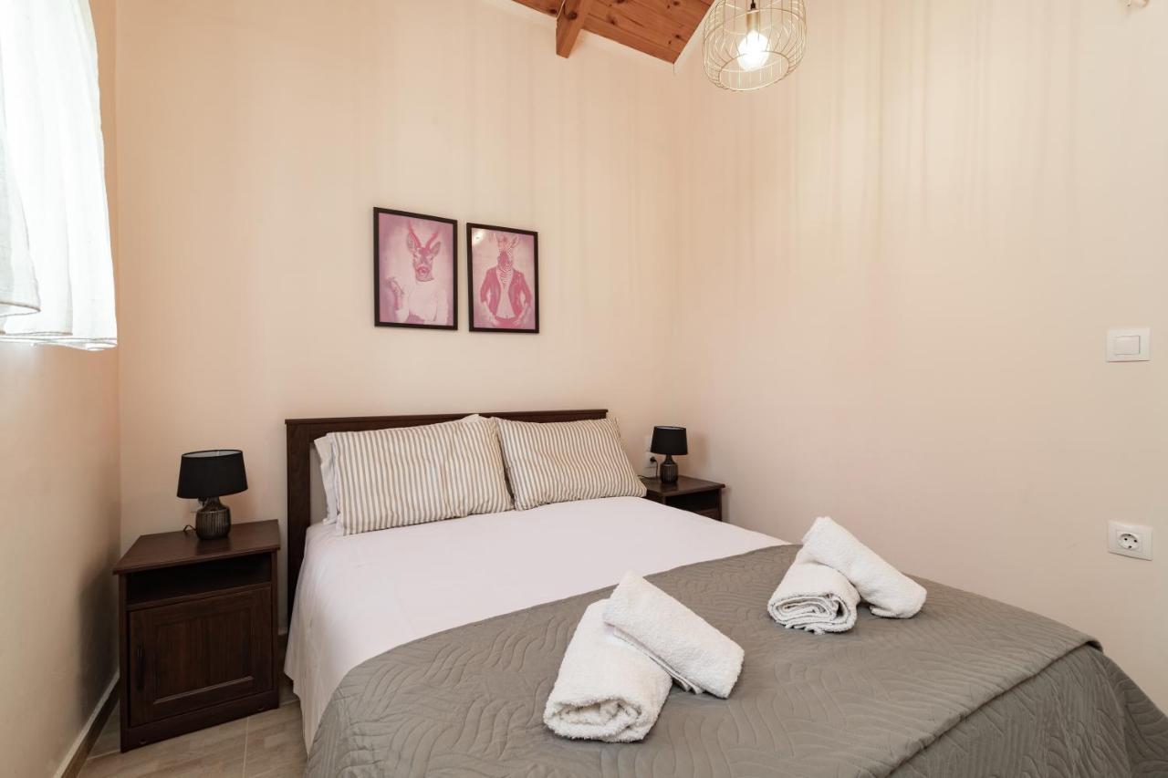 Vozas Villas - Traditional Houses With Great View Tragaki Bagian luar foto