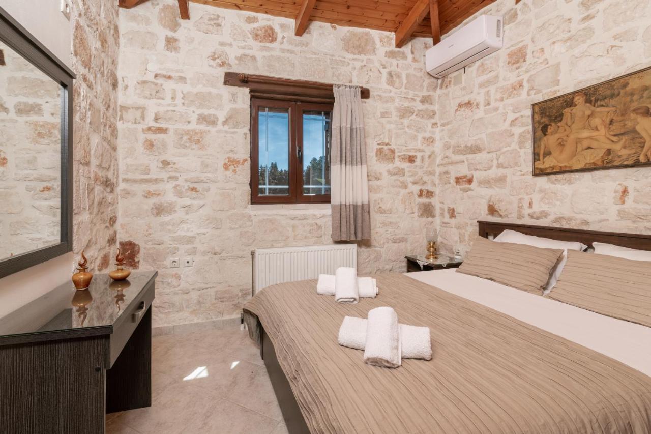 Vozas Villas - Traditional Houses With Great View Tragaki Bagian luar foto