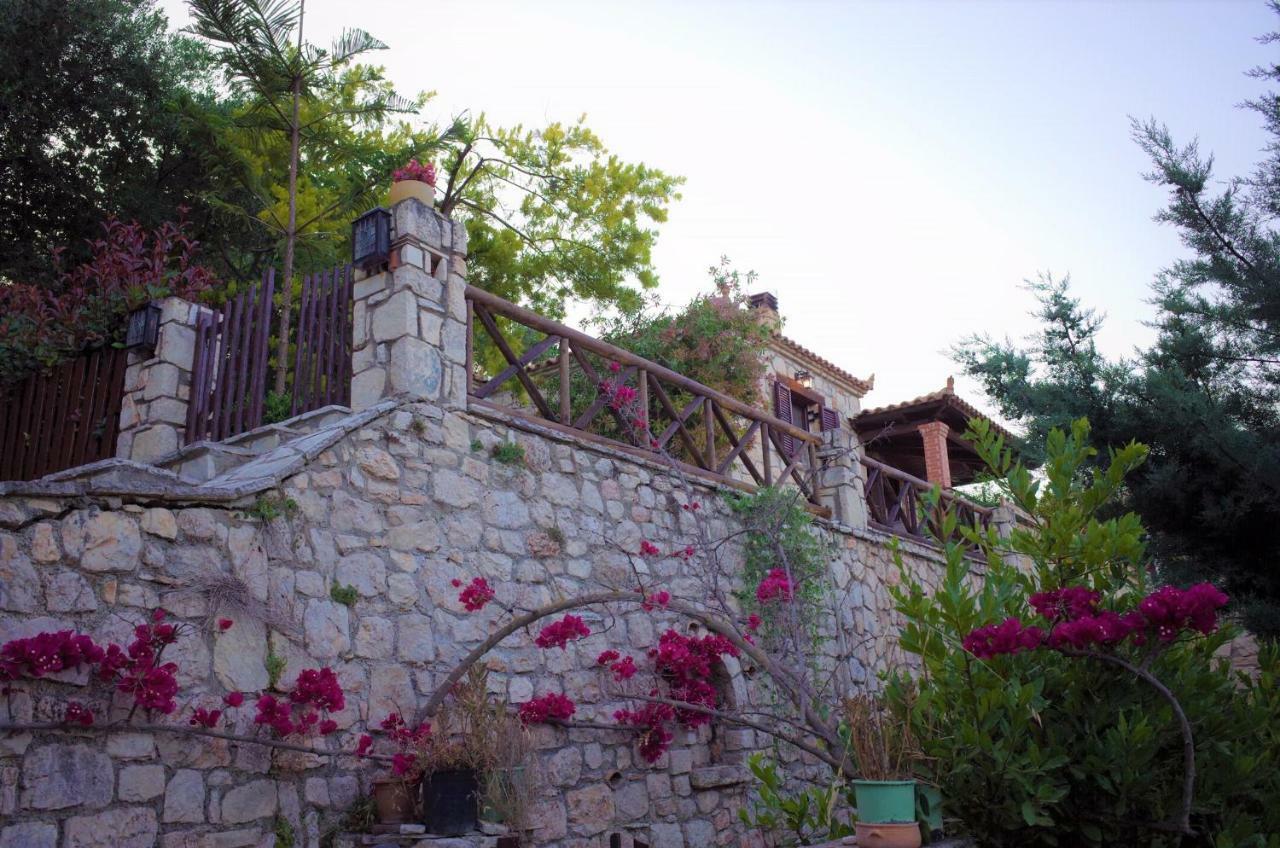 Vozas Villas - Traditional Houses With Great View Tragaki Bagian luar foto