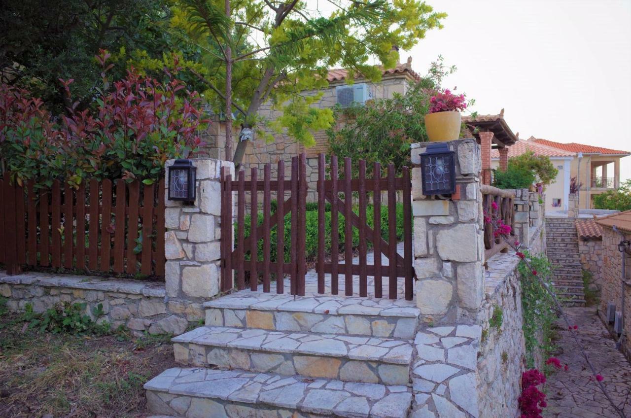 Vozas Villas - Traditional Houses With Great View Tragaki Bagian luar foto